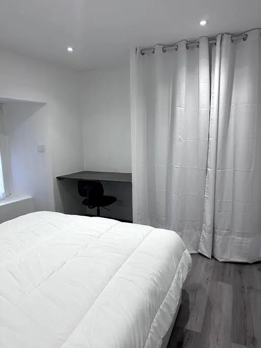 Appartement T4 En Hyper-Centre Bourgoin-Jallieu 0*,